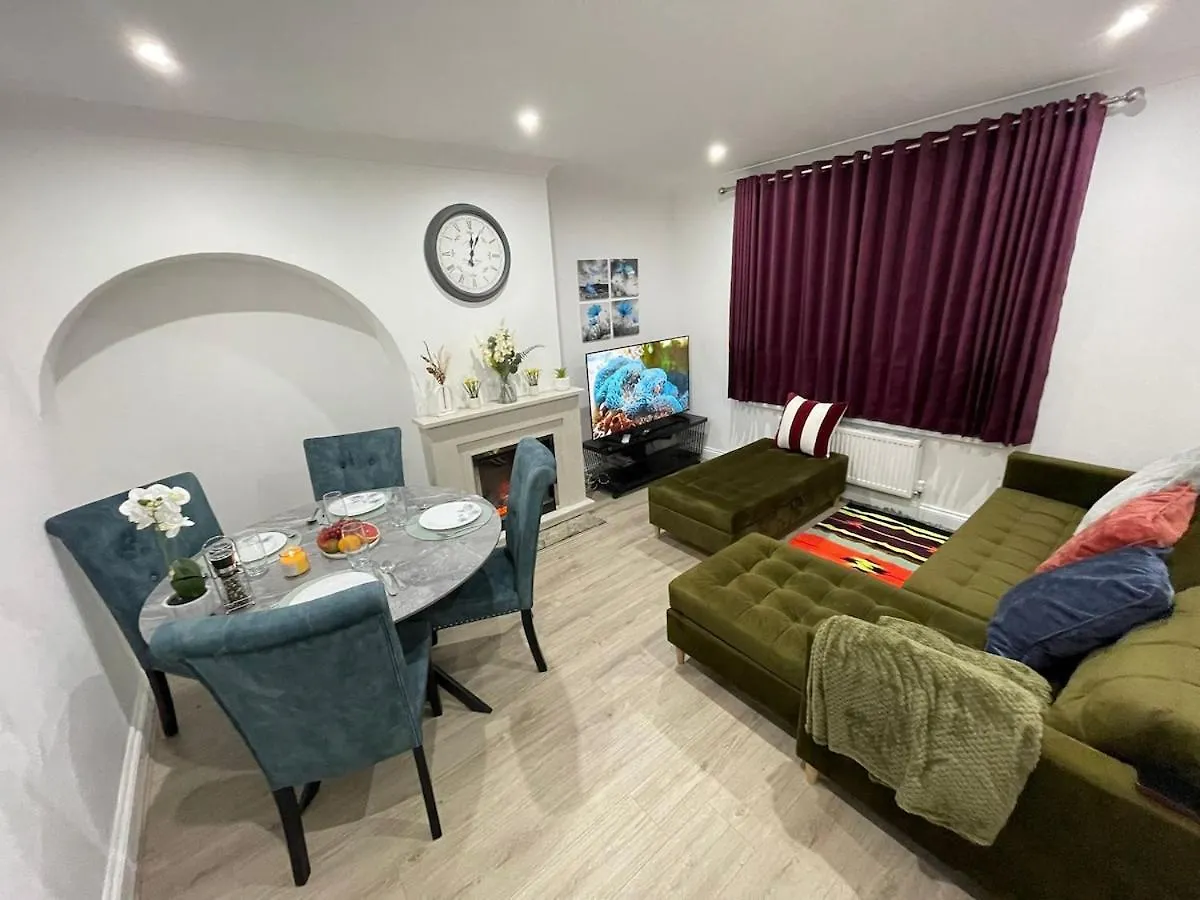 Peaceful 3 Bedrooms House To Rent In East London Dagenham