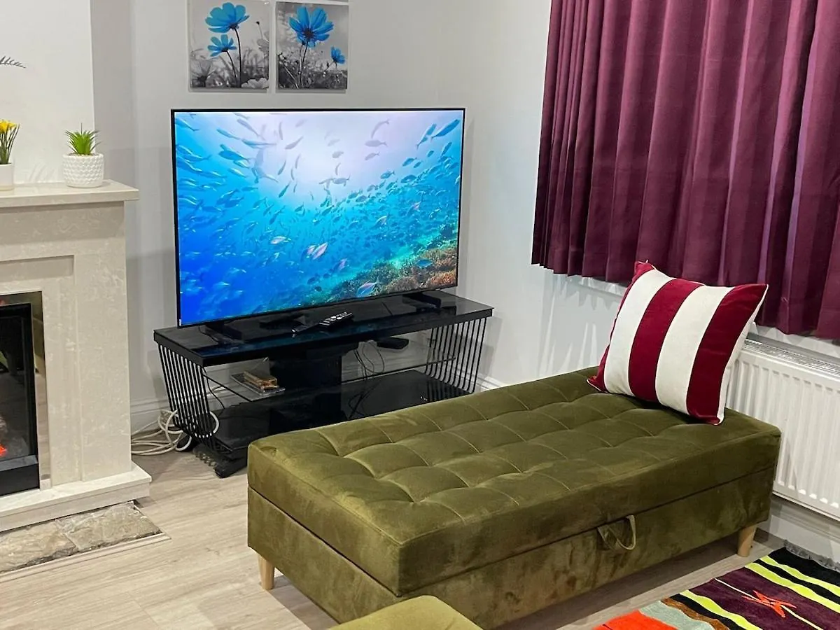 Peaceful 3 Bedrooms House To Rent In East London Dagenham