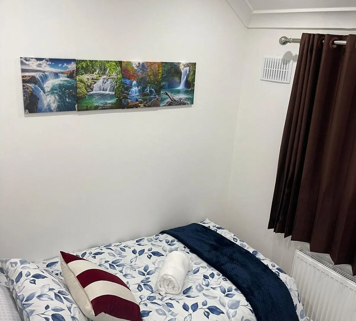 Peaceful 3 Bedrooms House To Rent In East London Dagenham Holiday home
